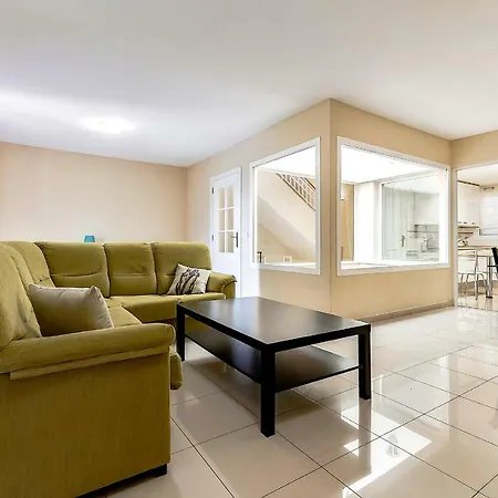 Luxury Beach House With 4 Bedrooms Сasa de vacaciones *